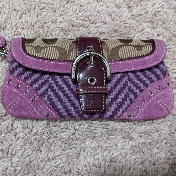 Coach wristlets - Picture 1 of 7